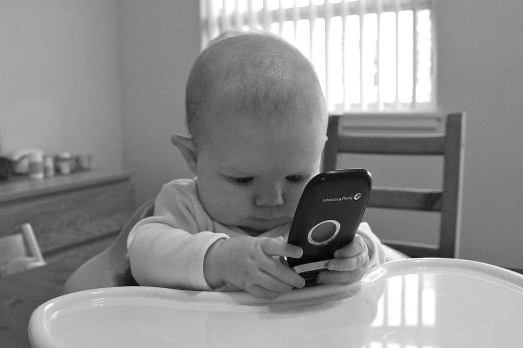 smartphone kid