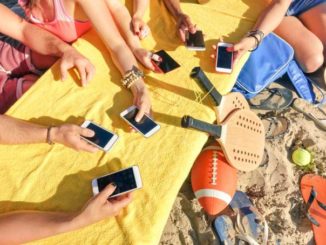 smartphones beach