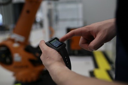 aucobo produziert Industrie-Smartwatches, die in der Industrie die Arbeit erleichtern sollen.