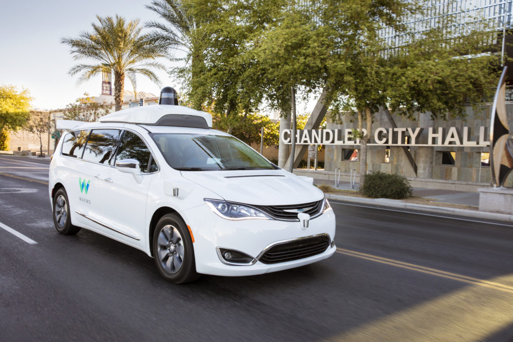 Waymo darf als Entwickler autonomer Autos nun in Kalifornien ohne Testfahrer fahren.