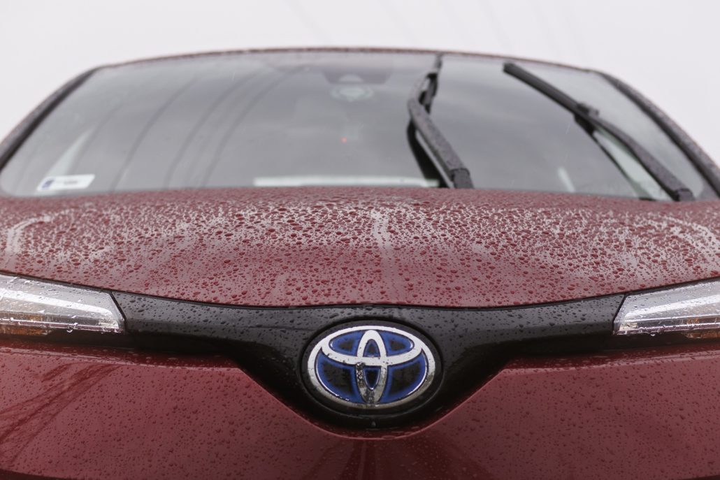 Nach einer Erfolgsgeschichte von Jahrzehnten gibt Toyota Hybrid-Patente frei.