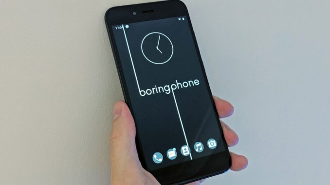 Das BoringPhone ist dazu konzipiert, die Smartphone-Sucht zu bekämpfen. Es bietet die wichtigsten Funktionen eines Telefons und verhindert gleichzeitig drei der größten Ablenkungen: E-Mail, Web und Social Media.